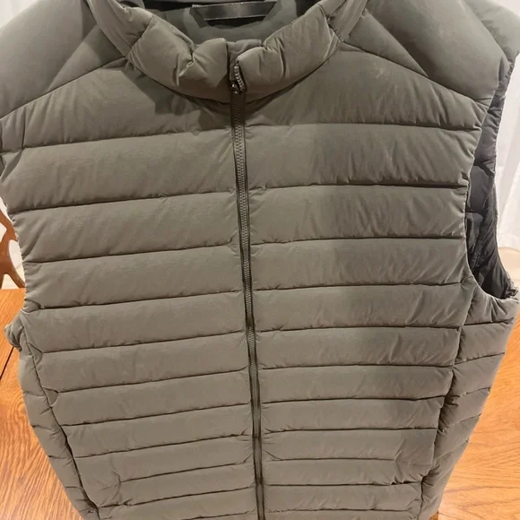 Lululemon Athletica Green Quilted Vest - Picture 3 of 3